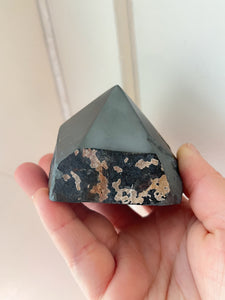Hematite Power Point A - Grounding // Focus