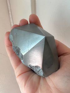 Hematite Power Point B - Grounding // Focus