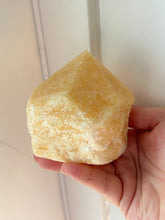 Load image into Gallery viewer, Orange Calcite Power Point - Cleansing
