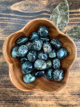 Load image into Gallery viewer, Tumbled Kambaba Jasper - Tranquility // Stability
