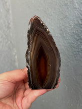 Load image into Gallery viewer, Agate Cut Base - Item H

