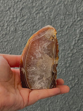 Load image into Gallery viewer, Agate Cut Base - Item A
