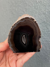 Load image into Gallery viewer, Agate Cut Base - Item M
